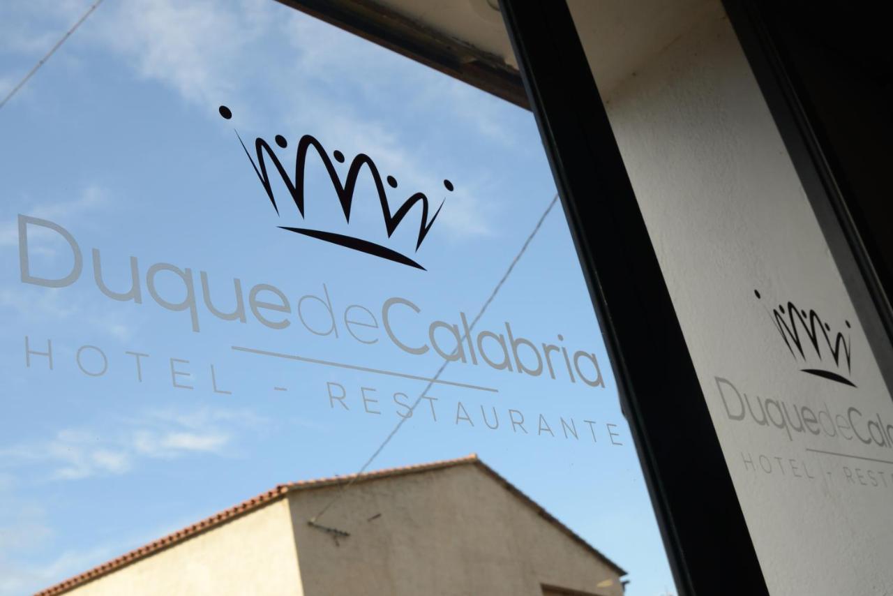 Hotel Duque De Calabria Manzanera Bagian luar foto