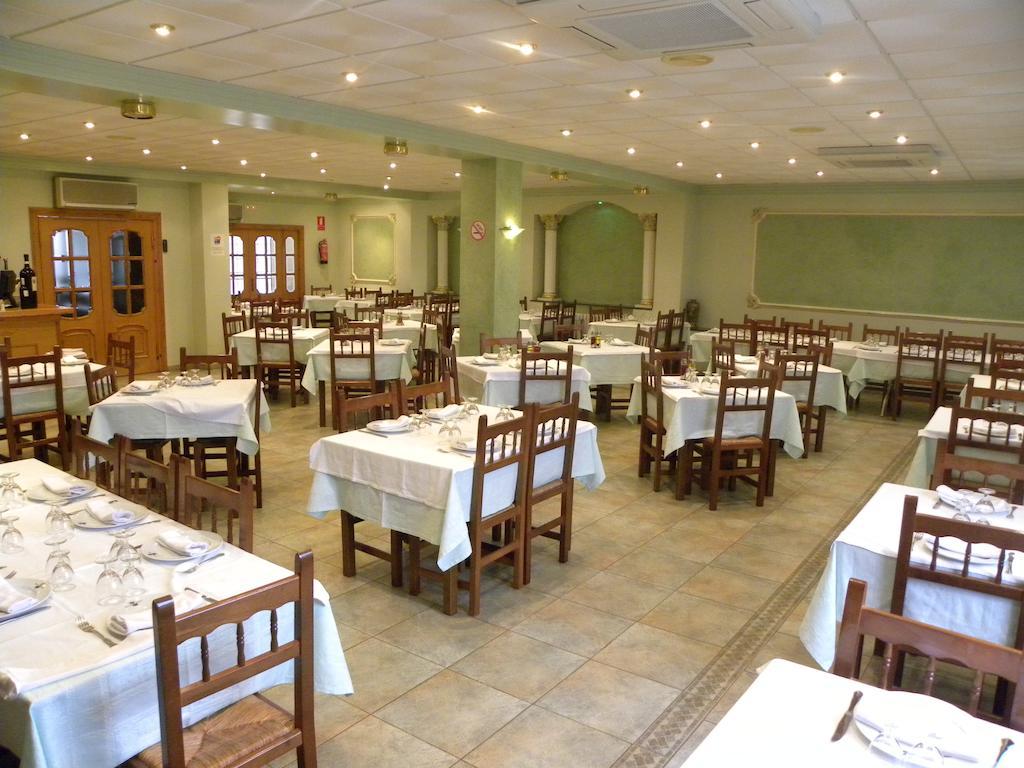 Hotel Duque De Calabria Manzanera Bagian luar foto